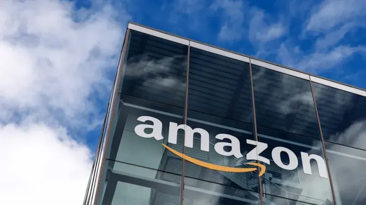 Amazon تسرّح نحو 1,000 موظف رغم استثمارات قياسية بقيمة 220 مليار دولار في الذكاء الاصطناعي 📉🤖