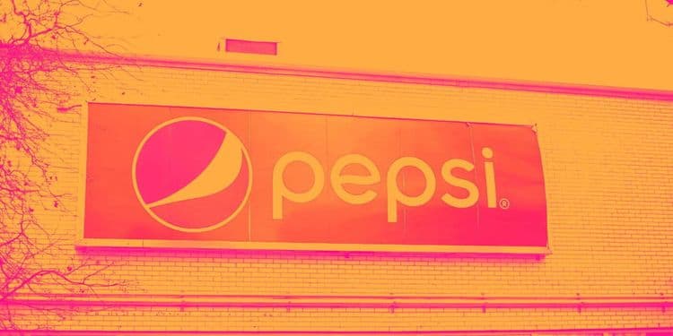 بيبسيكو… قوة العلامات التجارية والتدفقات النقدية تصطدم بنمو بطيء وضعف أحجام المبيعات 🥤📈⚠️